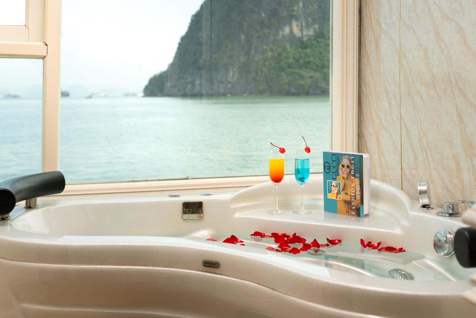 Hotel Halong Aquamarine Royal Cruise Ha Long Exterior foto